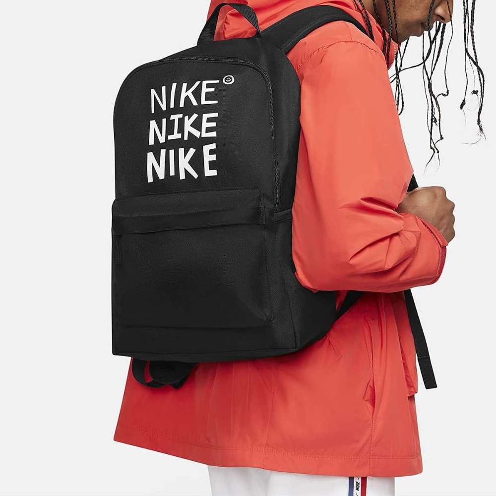 תיק גב נייקי שחור לבן יוג'ין 25 ליטר | Nike – תמונה 3